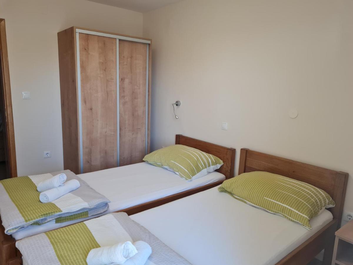 Apartment Lavanda Starigrad Paklenica Exterior photo