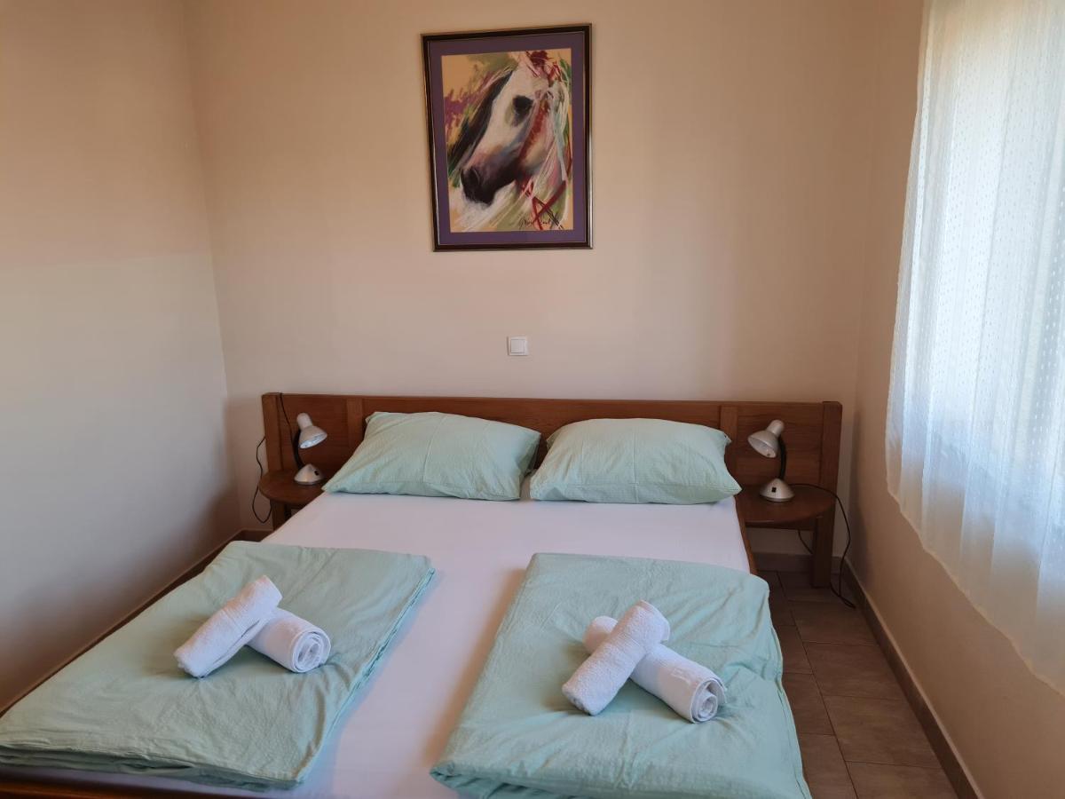 Apartment Lavanda Starigrad Paklenica Exterior photo
