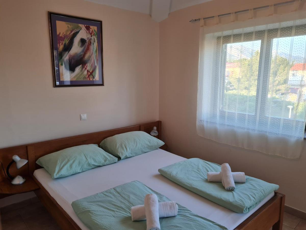 Apartment Lavanda Starigrad Paklenica Exterior photo