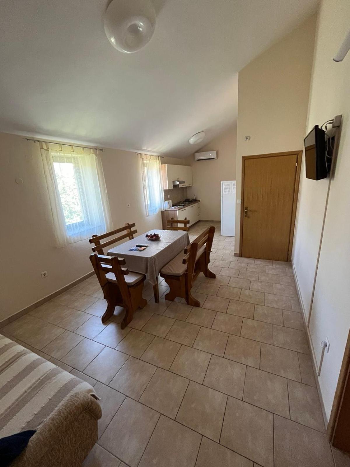 Apartment Lavanda Starigrad Paklenica Exterior photo