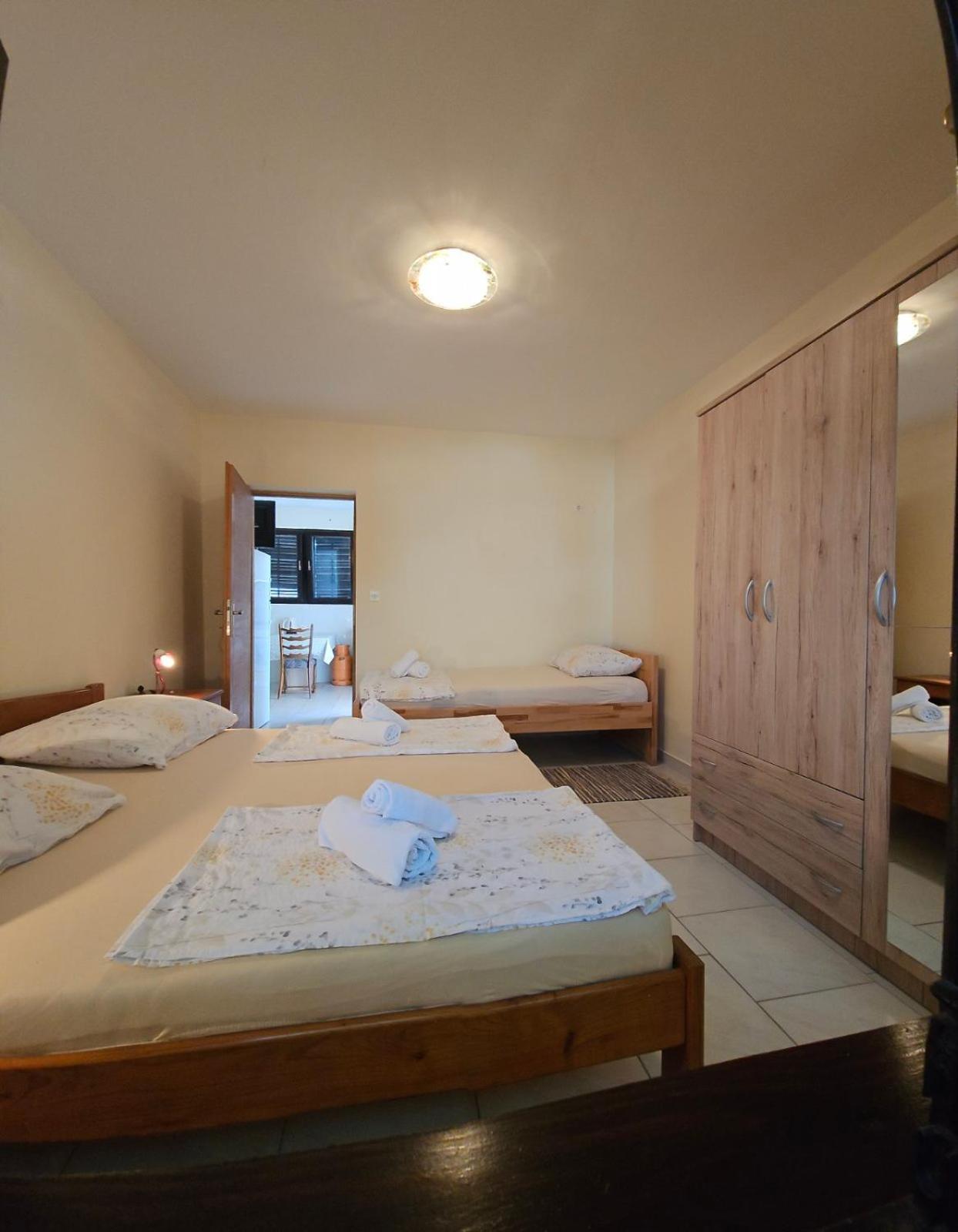 Apartment Lavanda Starigrad Paklenica Exterior photo