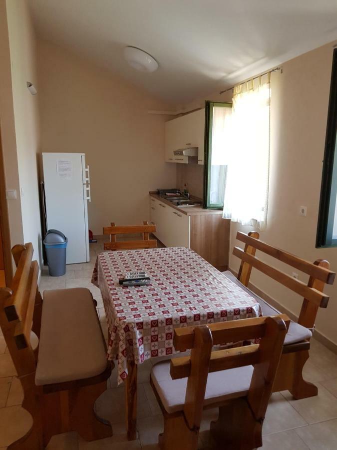 Apartment Lavanda Starigrad Paklenica Exterior photo